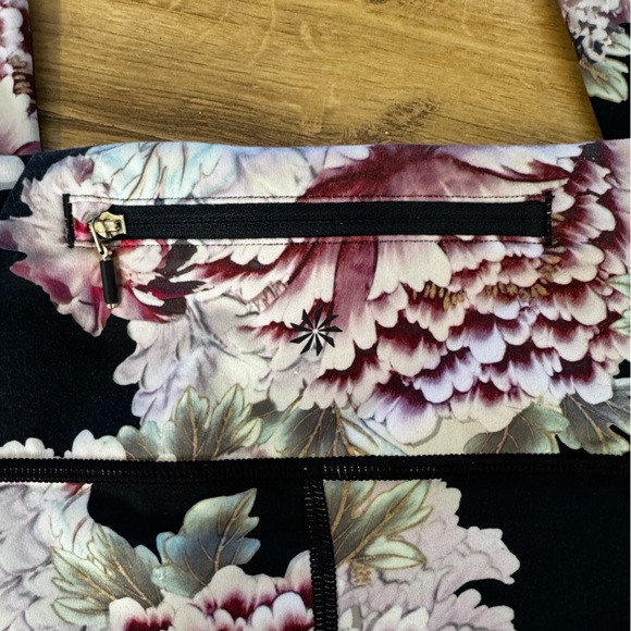 athleta • floral yoga leggings w/pockets • small - Picture 3 of 7
